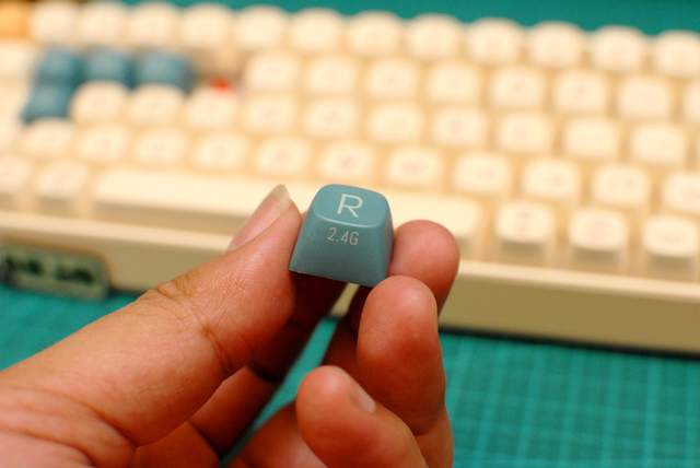 小翘蓝牙机械键盘体验 单DIY就玩一天，网友直呼“这键盘有点上头”